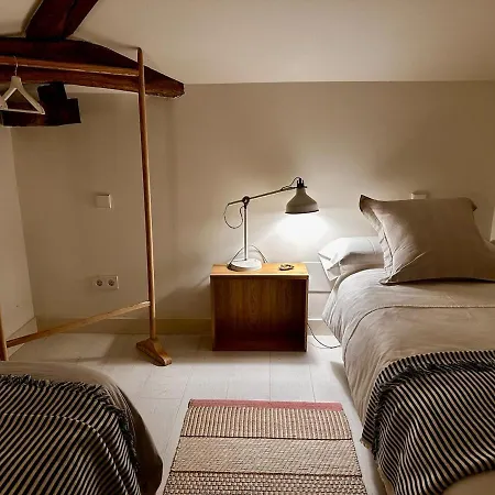 Vakantiehuis Historic Colonial Near The Coast *
