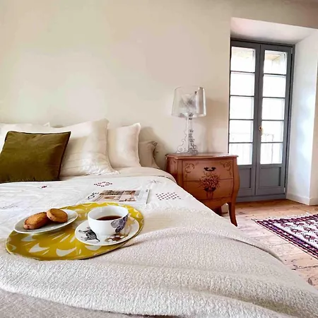 Historic Colonial Near The Coast Vakantiehuis *