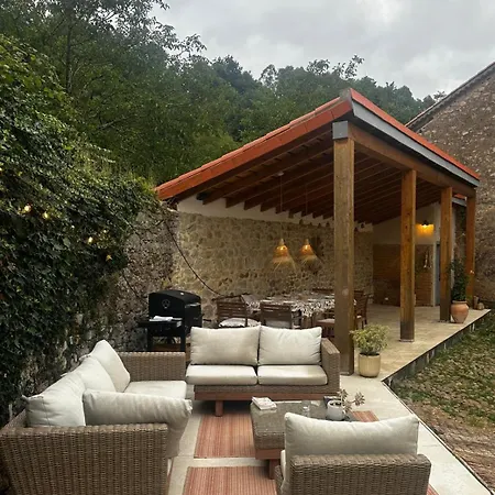 Historic Colonial Near The Coast Vakantiehuis *