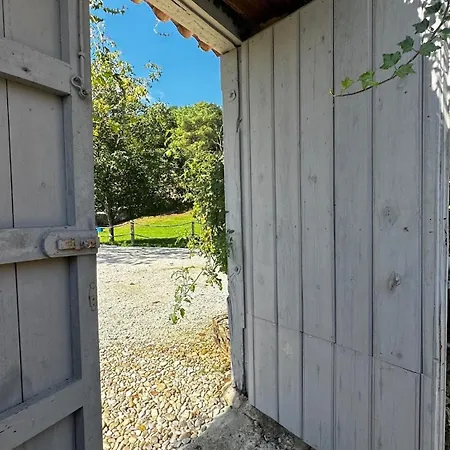Historic Colonial Near The Coast Vakantiehuis *